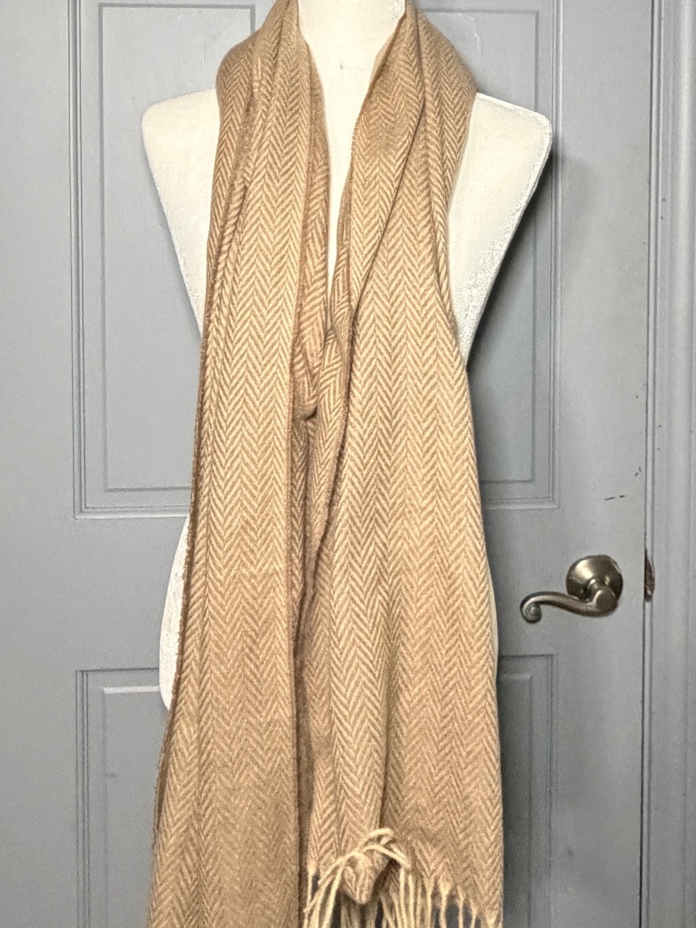 NWOT Neutral Camel Herringbone Fringe Wrap Scarf 26x80